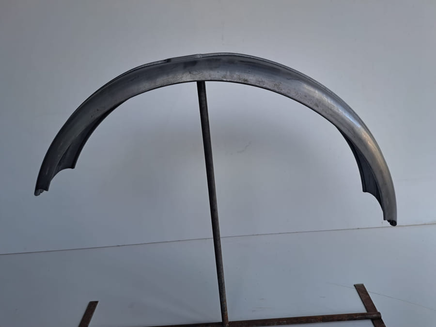 ČZ 125A (19 palců) — přední blatník