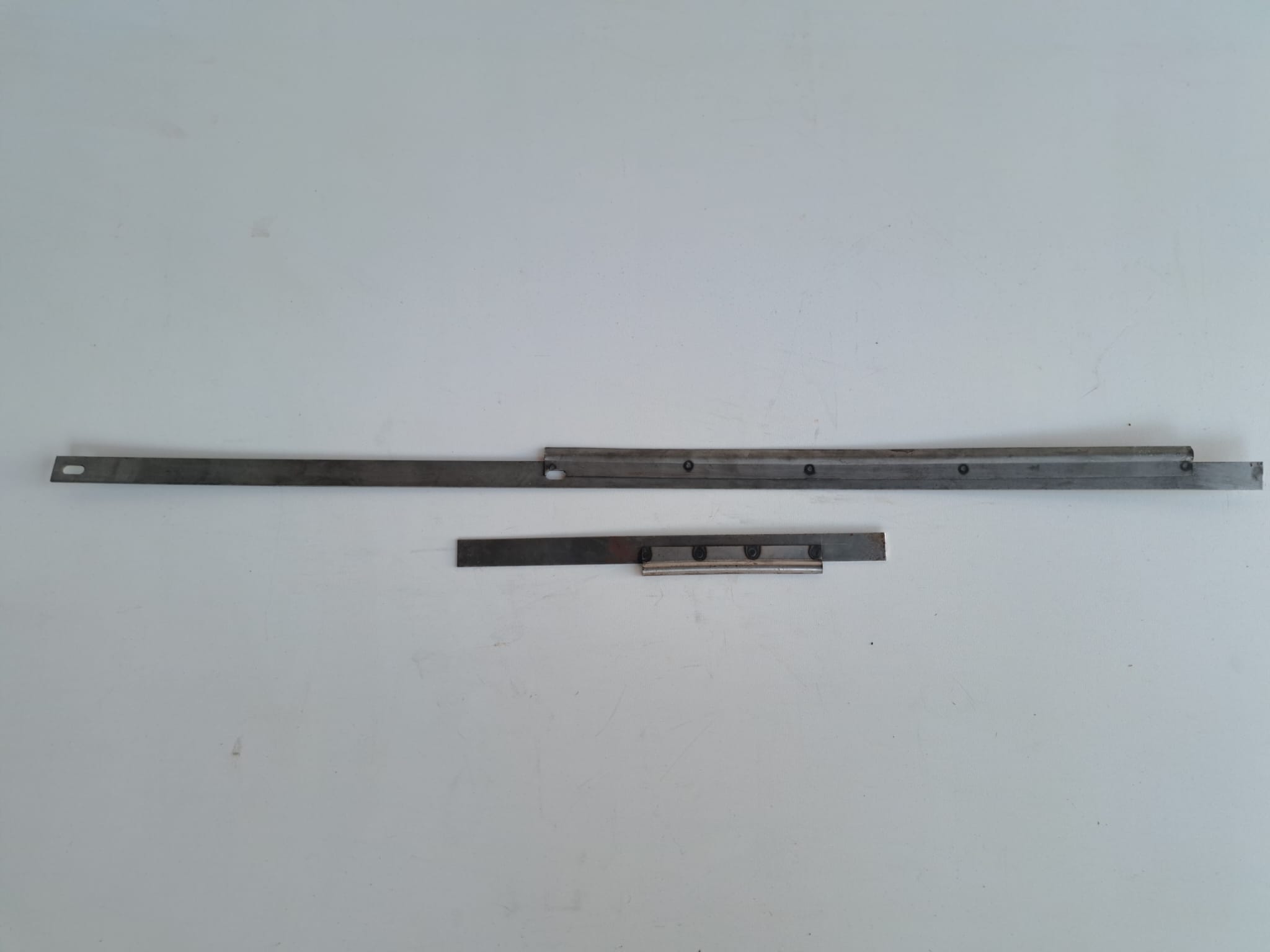 Jawa 250/350 Pérák/komunista/Janeček/Zbrojovka — el. lišta zadního blatníku